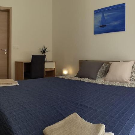Vis - Luxury Holiday Villa With Swimming Pool Exteriör bild