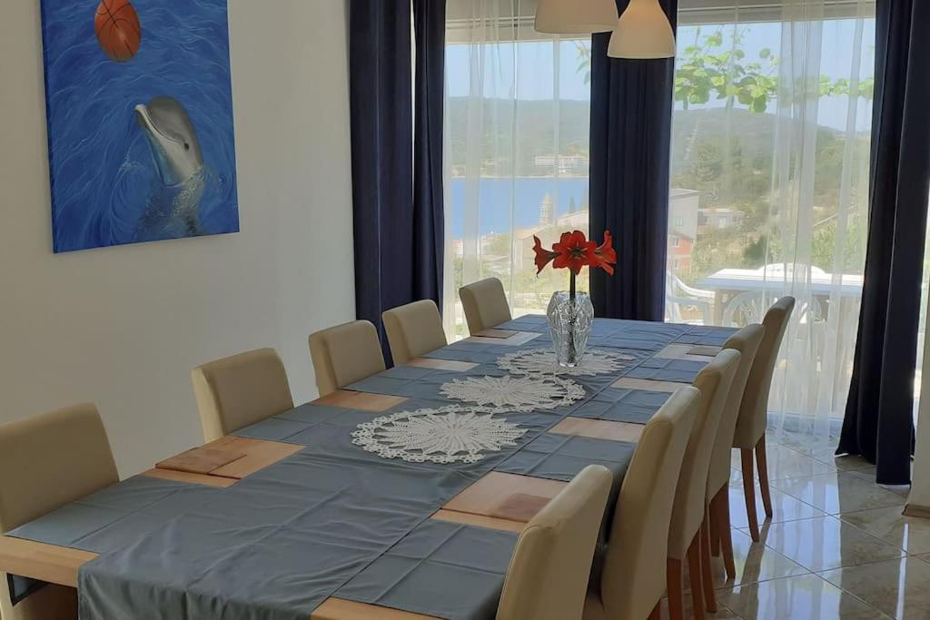 Vis - Luxury Holiday Villa With Swimming Pool Exteriör bild